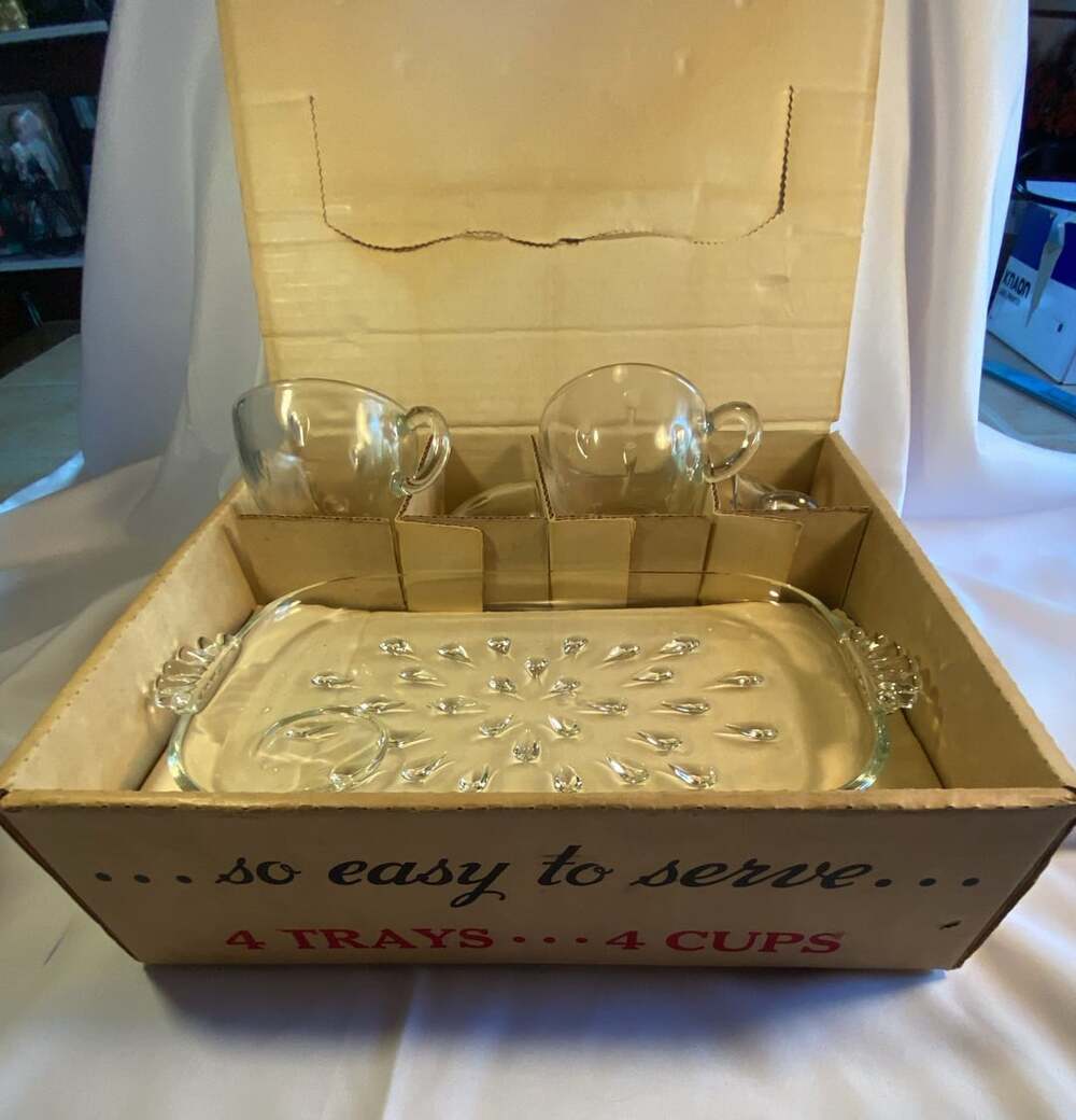 Vintage Informal Snack Set Teardrop Pattern